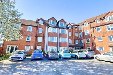 Charles Street, Petersfield GU32 1 bed apartment for sale