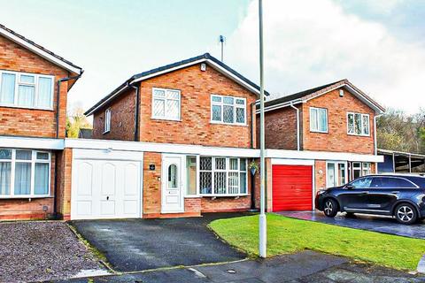 Jackdaw Close, SEDGLEY, DY3 3TS 3 bed link detached house for sale