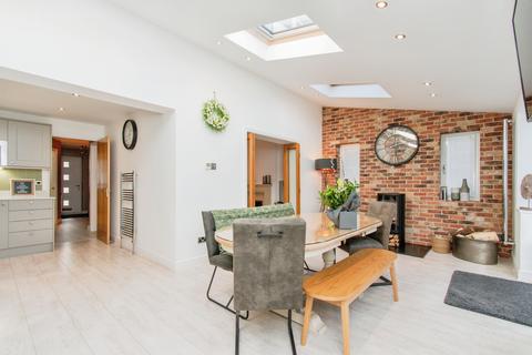 Brindle Park Drive, West Yorkshire WF10 3 bed detached house for sale