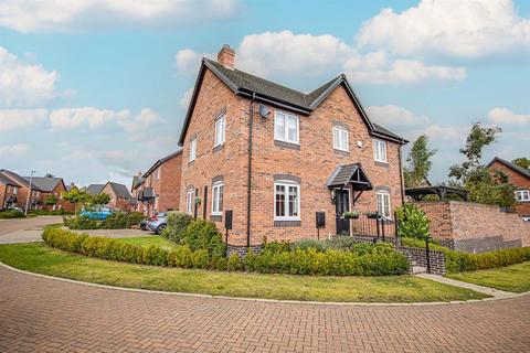 Campion Way, Uttoxeter ST14 4 bed detached house for sale