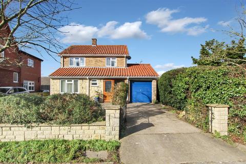 Spridlington Road, Faldingworth... 3 bed detached house for sale