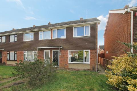 Pennine Walk, Fareham PO14 3 bed end of terrace house for sale