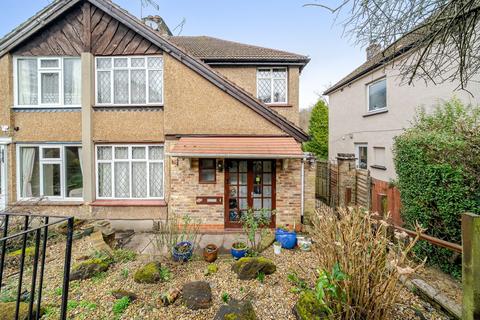 Hillbury Road, Warlingham CR6 3 bed semi