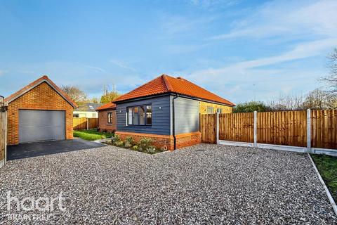 Clockhouse Way, Braintree 3 bed bungalow for sale