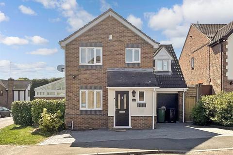 Wheatear Place, Billericay, Essex 3 bed detached house for sale
