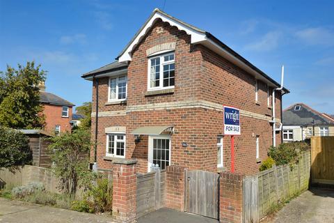 CENTRAL RYDE 4 bed detached house for sale