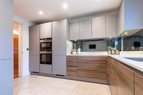Sparrows Herne, Bushey 2 bed apartment for sale