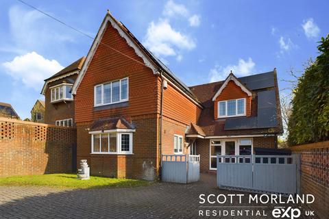 Old Kempshott Lane, Basingstoke RG22 6 bed detached house for sale