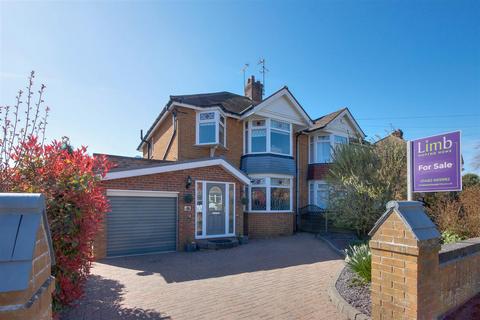 Redland Drive, Kirk Ella 3 bed semi
