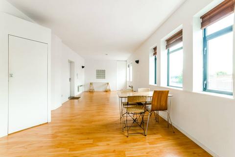 Jedburgh Road, Plaistow, London, E13 1 bed flat for sale