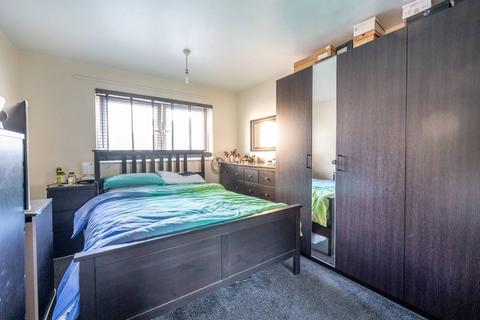 Windsor Road, Forest Gate, London, E7 2 bed flat for sale