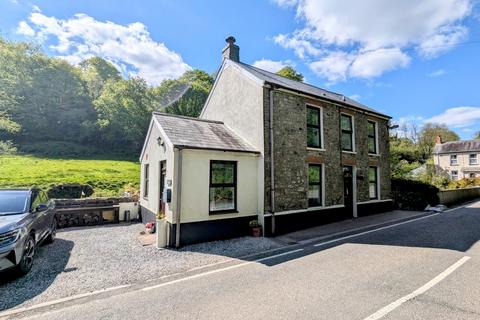Trawsmawr, Carmarthen, Carmarthenshire. 4 bed detached house for sale