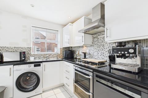 Walsh Road, Bramley, RG26 4 bed townhouse for sale