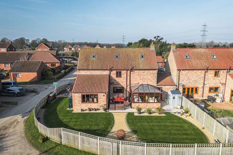 Back Road, Pentney, PE32 5 bed detached house for sale