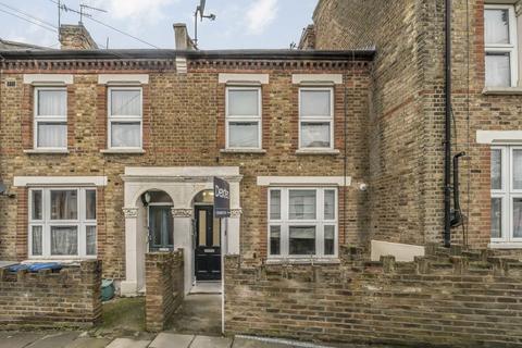 Charlton Road, London NW10 2 bed flat for sale