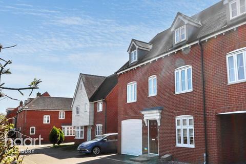 Chancellors Road, Aylesbury 4 bed end of terrace house for sale