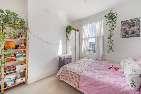 Estcourt Road, Fulham, London, SW6 3 bed house for sale