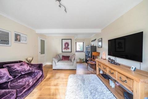 Harlequin Close, Isleworth, TW7 3 bed semi