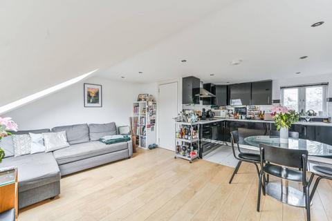 Edgeley Road, Clapham, London, SW4 1 bed flat for sale