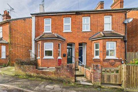 Ship Alley, Farnborough, Hampshire, GU14 3 bed semi