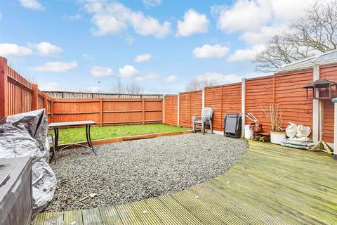 School Avenue, Basildon, Essex 3 bed terraced house for sale