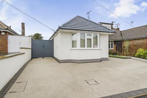 Holmwood Close, Bedfordshire LU5 3 bed bungalow for sale