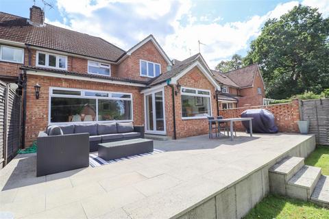 4 bedroom semi-detached house for sale