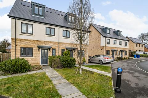 Johnstone Close, Bracknell, Berkshire 3 bed semi