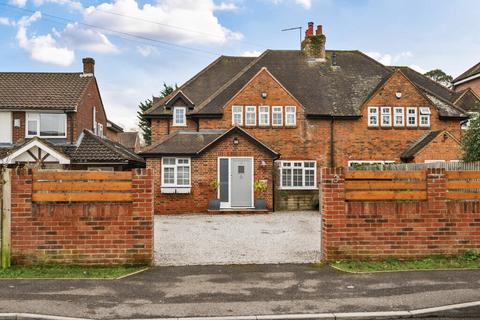 Mayflower Way, Beaconsfield, HP9 4 bed semi