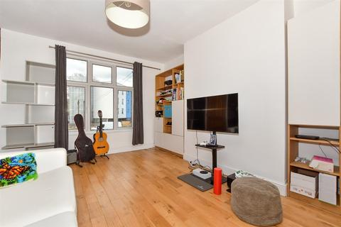 Tonbridge Road, Maidstone, Kent 2 bed apartment for sale