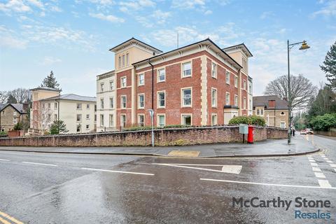 38 Cartwright Court, 2 Victoria Road... 2 bed apartment for sale