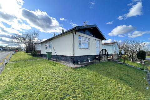 Castle Hill Park, Mill Lane, Woodley 2 bed park home for sale