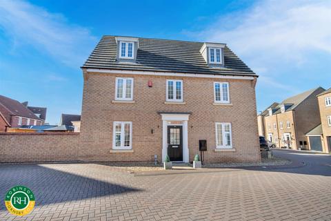 Buttermere Crescent, Lakeside, Doncaster 5 bed detached house for sale