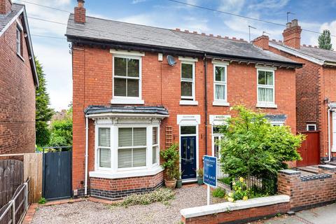 53 Finchfield Road, Finchfield... 4 bed semi