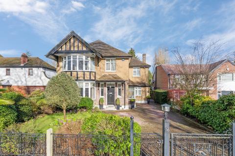 The Avenue, Hatch End, Pinner HA5 5 bed detached house for sale