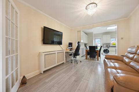 Greenford UB6 4 bed terraced house for sale