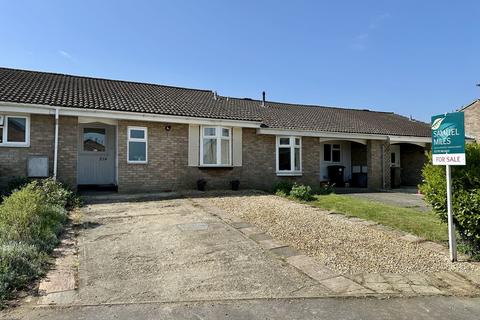 The Cullerns, Highworth SN6 2 bed terraced bungalow for sale