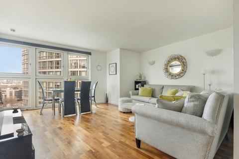 New Providence Wharf, 1 Fairmont... 2 bed flat for sale