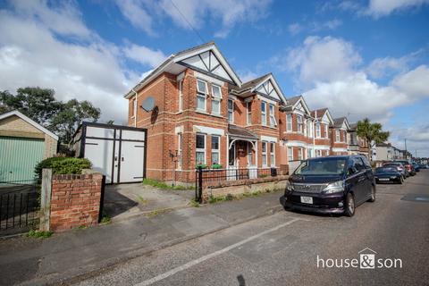 Abbott Road, Bournemouth 3 bed detached house for sale