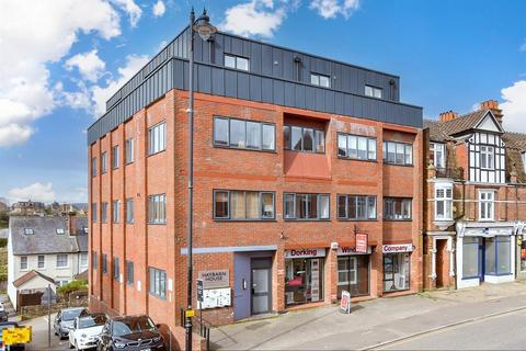 South Street, Dorking, Surrey 2 bed flat for sale