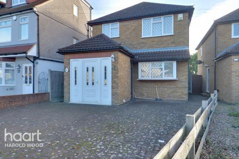Harrow Crescent, Romford 3 bed detached house for sale