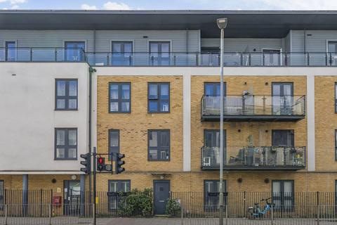 Garratt Lane, Tooting Broadway... 1 bed maisonette for sale