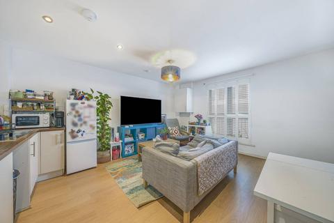Garratt Lane, Tooting Broadway... 1 bed maisonette for sale