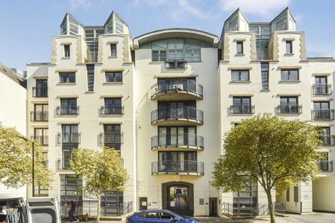 Kensington Gardens Square... Studio for sale