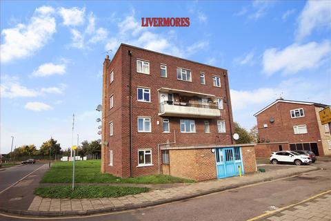 Hilltop Gardens, Dartford 3 bed flat for sale