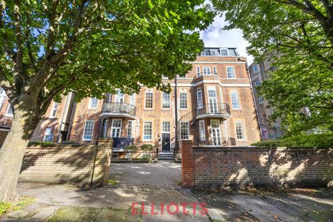 Rochester Gardens, Hove 2 bed apartment for sale