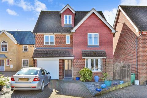 Oak Close, Sittingbourne, Kent 5 bed detached house for sale