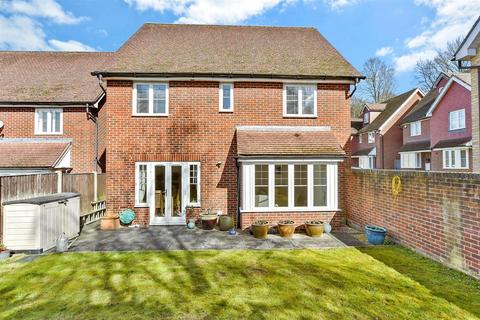 Oak Close, Sittingbourne, Kent 5 bed detached house for sale