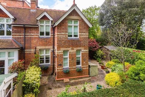 St. Francis Close, Buntingford 2 bed character property for sale