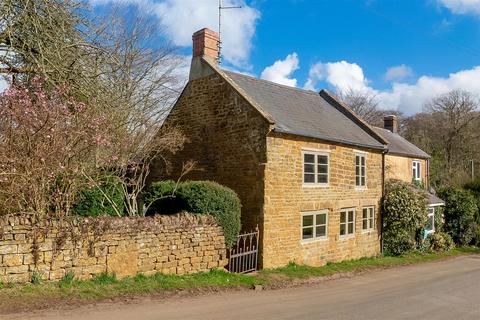 Shenington, Banbury 3 bed link detached house for sale